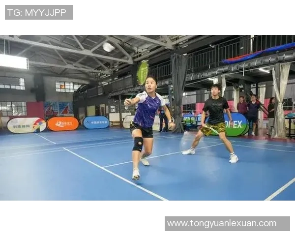 成都羽毛球队的力量变革引发热议助推羽毛球运动新发展